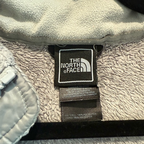 The North Face Women’s Gray Fleece Jacket - Picture 6 of 9